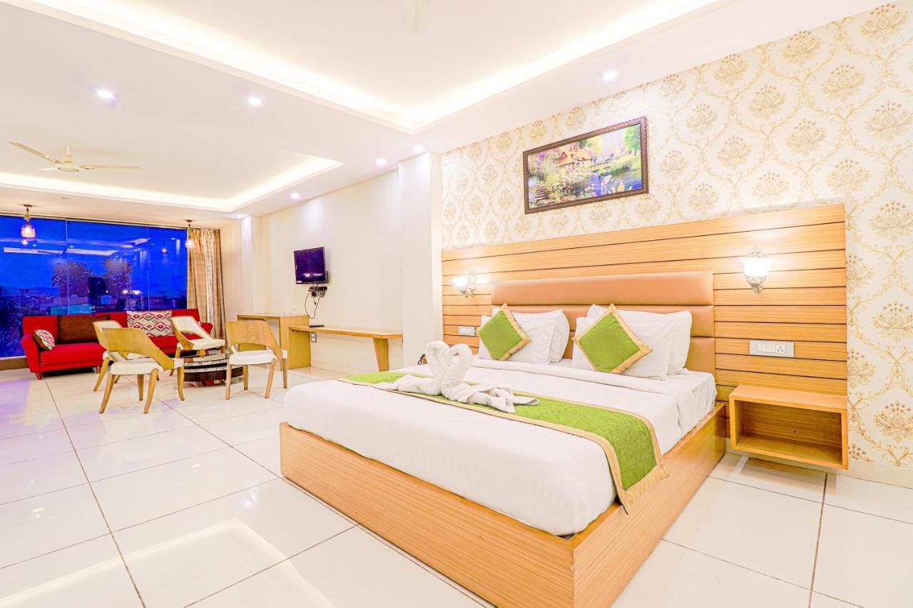 The Glory Hotel Dehradun Exterior foto